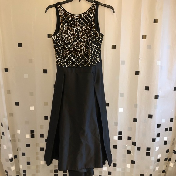 Little black dress - Picture 3 of 4